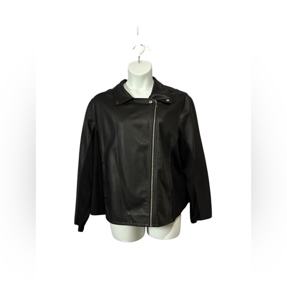 Penningtons, Plus Size Black Faux Leather Moto Jacket, 2X 🏍️ - Picture 8 of 11